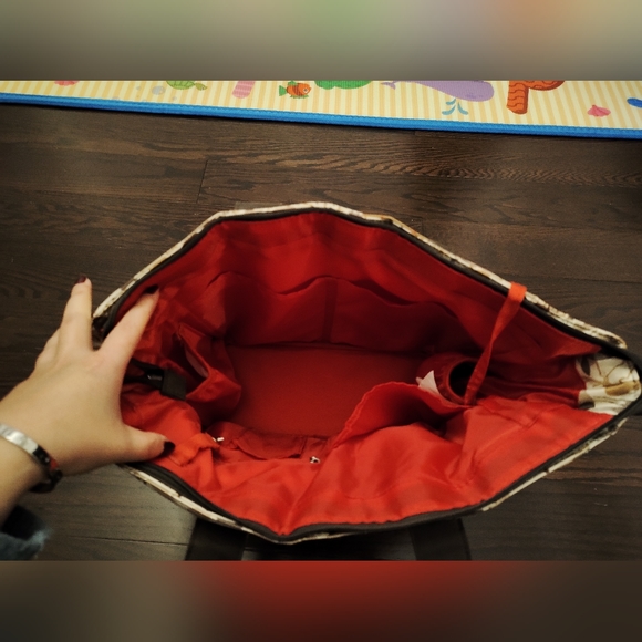 12 month baby snowsuit + mommy bag for free - Picture 9 of 11